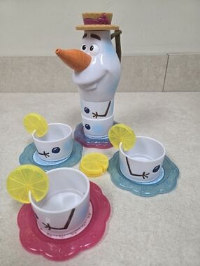 Disney Frozen "Olaf's Summer Tea Set"